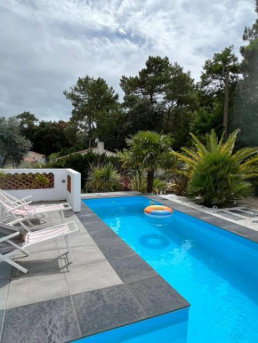 Maritime villa between beach and forest